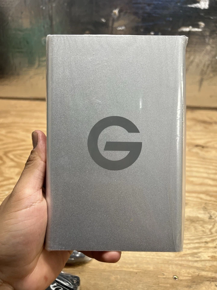 G-Technology 10TB G-DRIVE USB 3.0 Desktop External Hard Drive Silver 0G05016-1 - Image 2 of 4