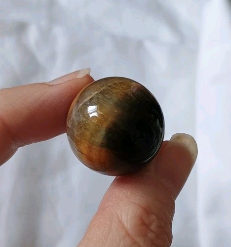 Tigerauge Kristallkugel poliert Mineral Präparat atemberaubender Banding golden - Bild 2 von 4