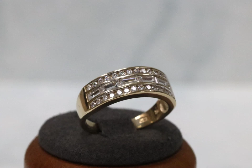 Banda de circonitas cúbicas de oro amarillo de 9 quilates - talla P1/2 - sello del Reino Unido Foto 4 de 4