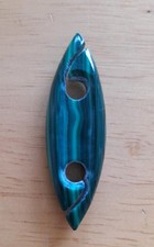 Tatting Shuttle. Von Ken Surrey. Gr&uuml;nes Acryl. L&auml;nge 4,8 cm.. 55