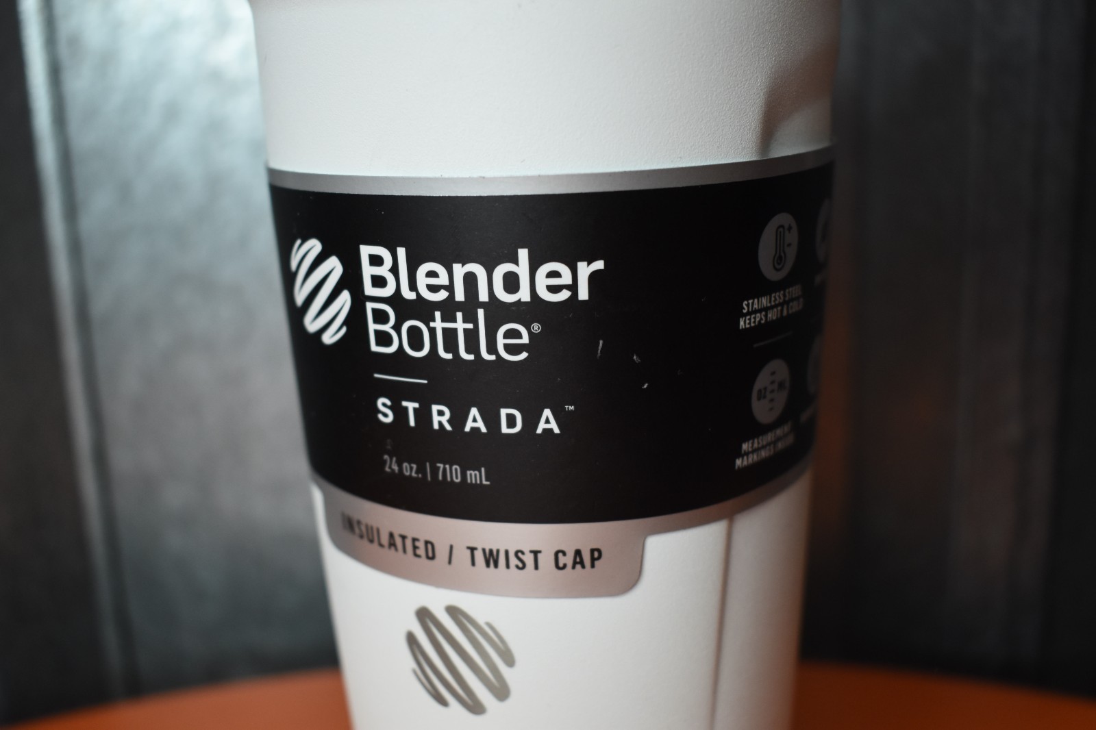 Blender Bottle Insulated 24 oz Strada Twist Cap White - New
