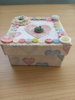 HANDVERZIERTES SHABBY CHIC MIXED-MEDIA GESCHENK ODER SCHMUCKKÄSTCHEN