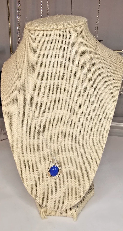 Collar de hoja de lapislázuli de plata de ley y oro amarillo y rosa de 12 quilates Black Hills Foto 4 de 4