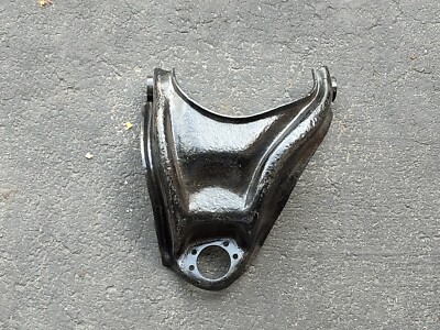 Center Console Floor Mounting Bracket For 1968-72 Buick Skylark & GS (Automatic) — Silver, Part #CP1370S