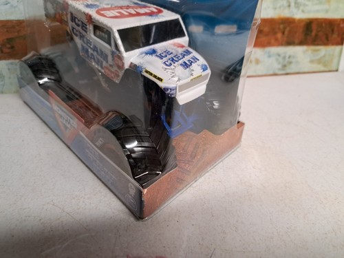 Monster Jam ICE CREAM MAN escala 1:24 Monster Truck Bkt gran escala ¡Raro! - Imagen 2 de 15