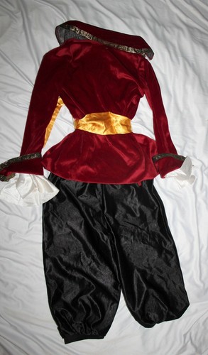 DISNEY STORE PIRATE CAPTIN HOOK 3 PC.COSTUME JACKET,KNICKERS& DICKIE (SZ:4/6) - Picture 4 of 8