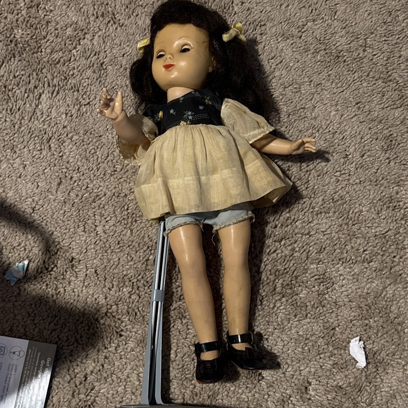 Ideal Doll Vintage Hard Plastic Betsy mccall 14" dark brown hair with shoes