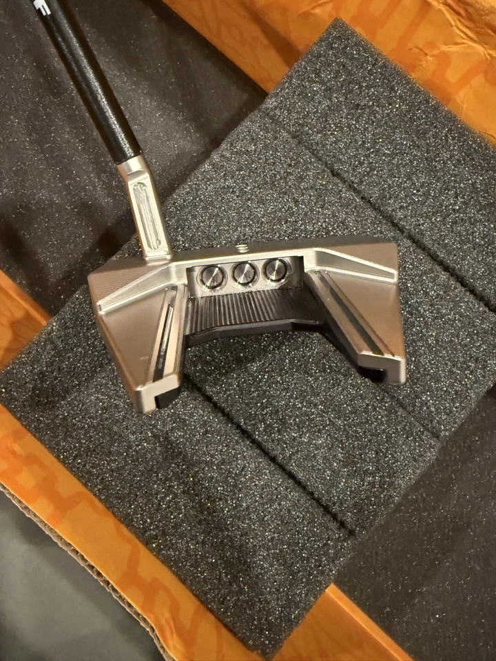 2025 Scotty Cameron Phantom 7.5 Putter Custom shop LA golf shaft Mint!  - Image 2 of 4