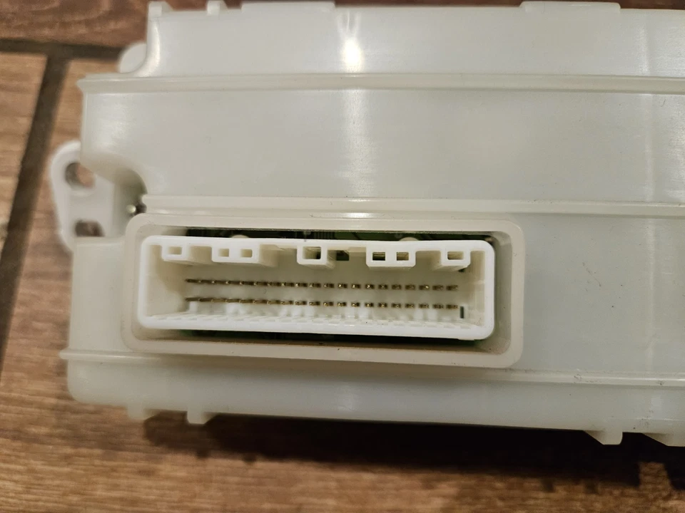 Приборный спидометр кластер Scion XB MT 2004-2006 годов выпуска от оригинального производителя 83800-5C761 - Изображение 4 из 4