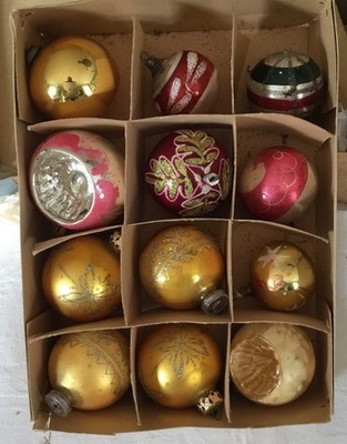 12 Weihnachtskugeln antiker Christbaumschmuck bunt davon 2 Reflexkugeln 25/72