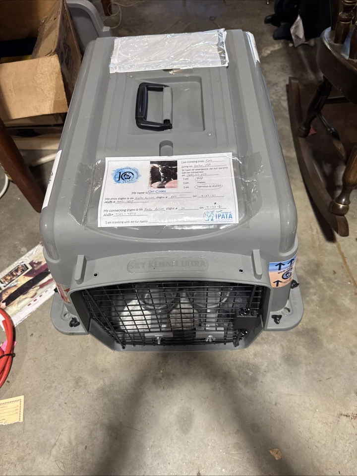 Perrera Sky aprobada por vuelo para mascotas de 25-30 lb + botella de agua para sorber + bandeja para alimentos Foto 2 de 4