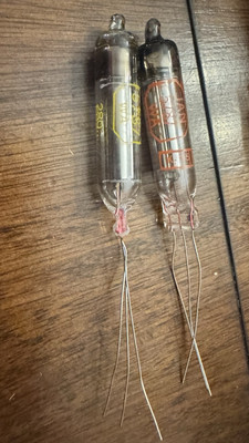 2 RAYTHEON JAN 5787 WA  / CV5113 SUB MIN. VOLTAGE REGULATOR TUBES