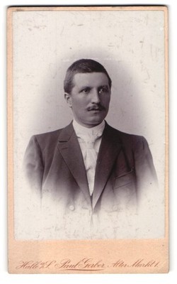 Fotografie Paul Gerber, Halle a. S., Alter Markt 1, Porträt eines Studenten, Rü 