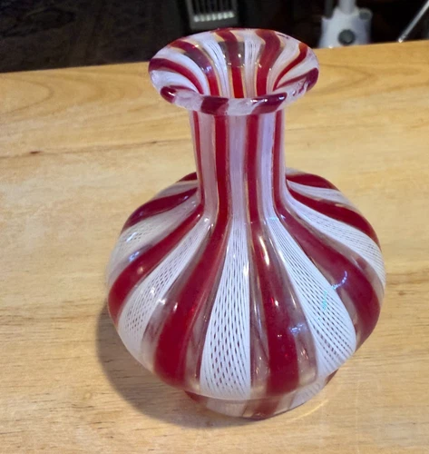 VTG Red & White MURANO LATTICINO Ribbon Small Art Glass Vase 3 3/4"H ITALY
