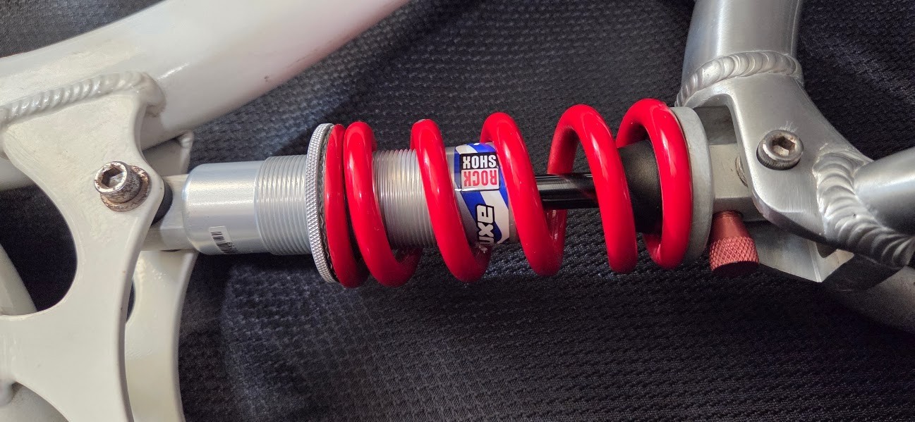 1999 GT XCR 3000 Medium Frameset With Shock