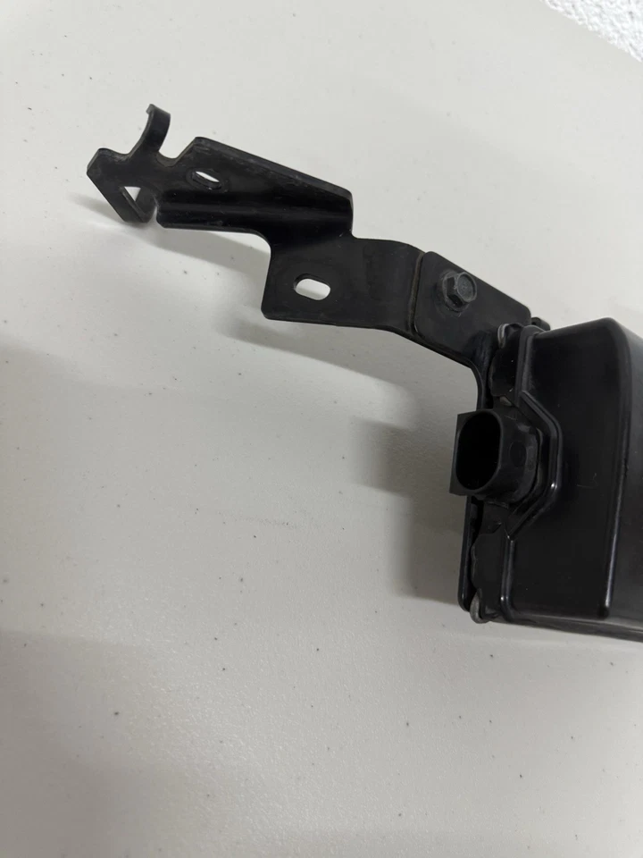 2014-2024 Infiniti Q50 Q60 Front Distance Radar Sensor OEM 28438 4GA0B - Bild 2 von 4