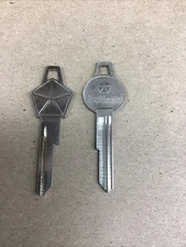 2 NOS OEM 1959-1965 MOPAR Key Blanks Chrysler Dodge Plymouth Pentastar B-2#5