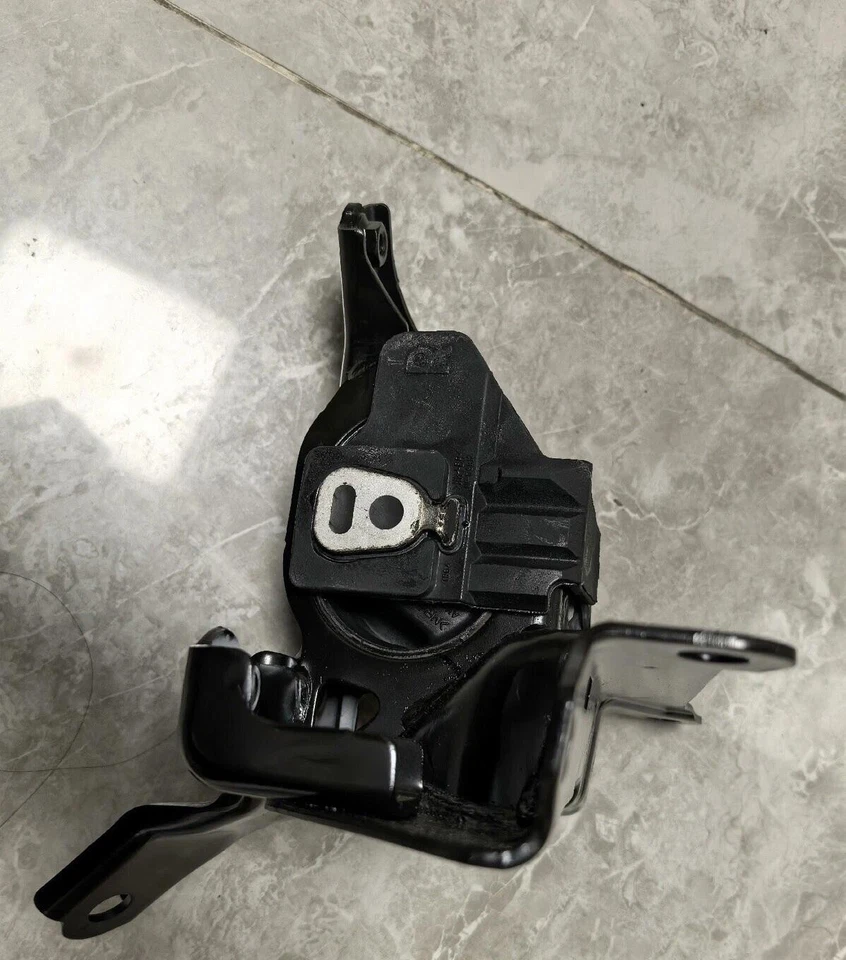 Isolador de montagem de motor Toyota OEM 12372-F2110 para 2021–2024 Corolla e 2022–2025 - Imagem 2 de 4