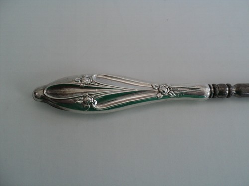 NICE 19th C. ENGLISH STERLING SILVER BUTTON HOOK with EMBOSSED FLORAL DESIGN - Picture 7 of 12