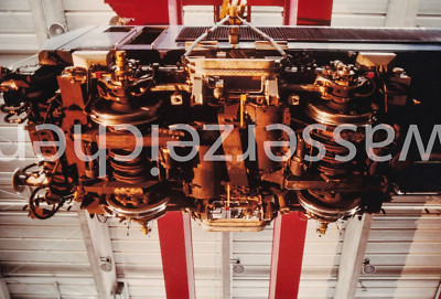 HENSCHEL WERKFOTO - 19x27cm DE 2500 UMAN auf dem Rollprüfstand von unten(AN1097)