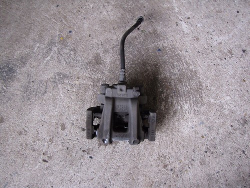 BMW 1er F20 F21 Bremssattel mit Träger 11/290 hinten links 6850851
