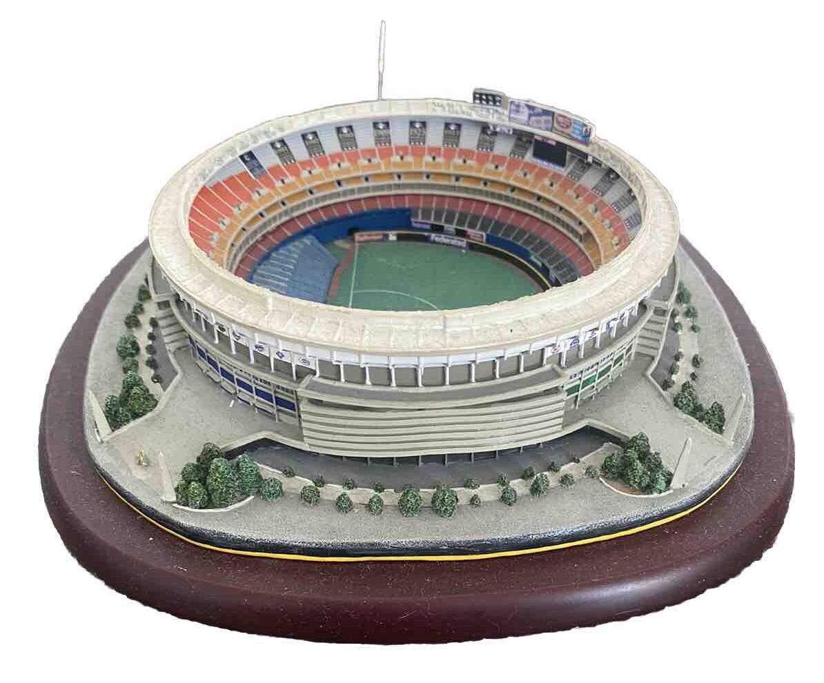 スリーリバース・スタジアム／スタジアムレプリカ (ピッツバーグ・パイレーツ) Danbury Mint Three Rivers Stadium Replica MLB Pittsburgh Pirates