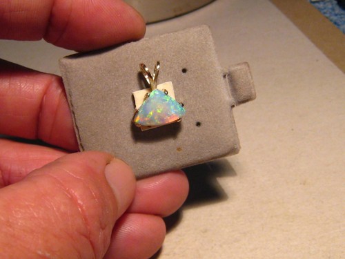 2,5 Karat Opal Anhänger, massiv 14k Gelbgold, Blitzkeil Opal - Bild 10 von 11