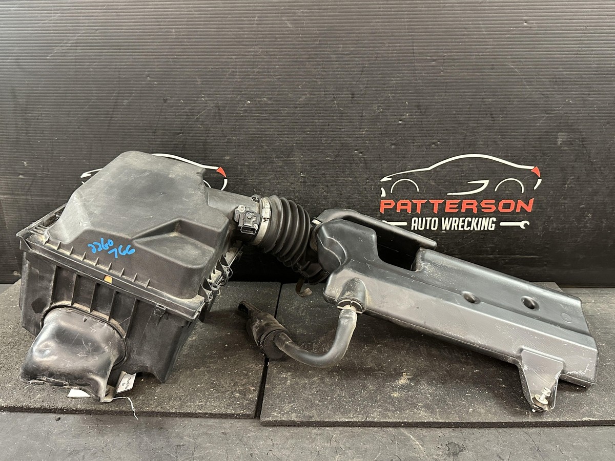 12-16 CADILLAC SRX 3.6 AIR INTAKE CLEANER FILTER BOX WITH TUBES