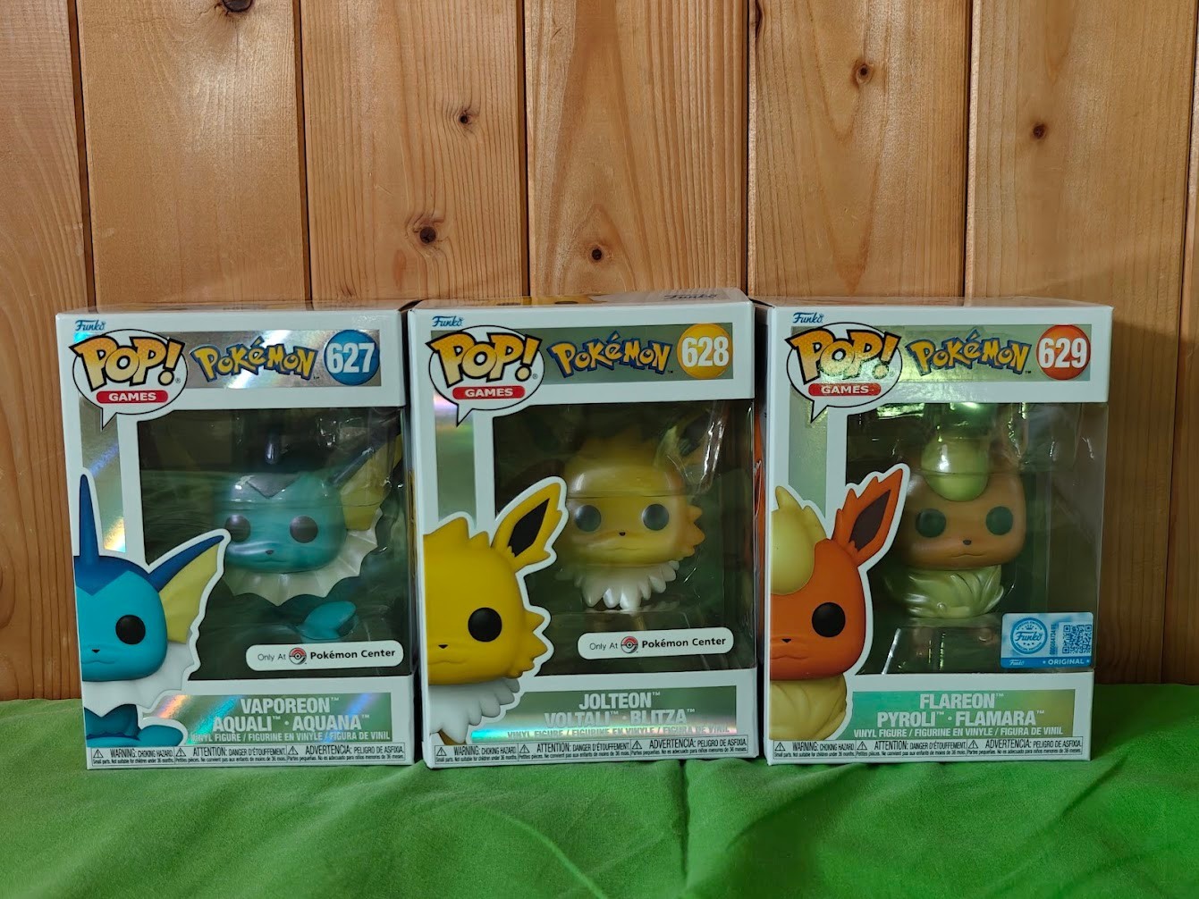Pokemon funko pop exclusive vaporeon flareon jolteon pearlescent pokemon center