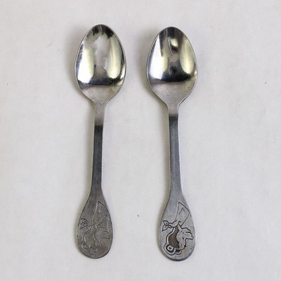 Lot of 2 Vintage Tommee Tippee Children's Spoons 5.5''