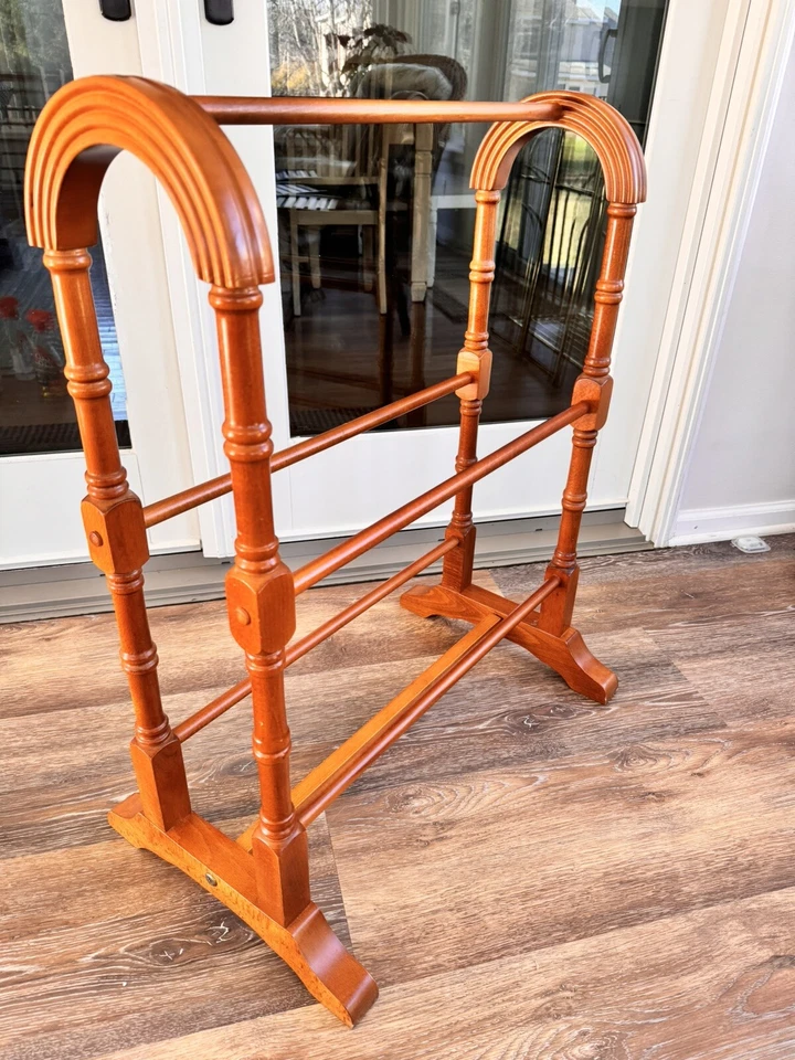 "Expositor toallero edredón de madera maciza vintage 31x25"" ~ Hecho en Rumania" Foto 2 de 4