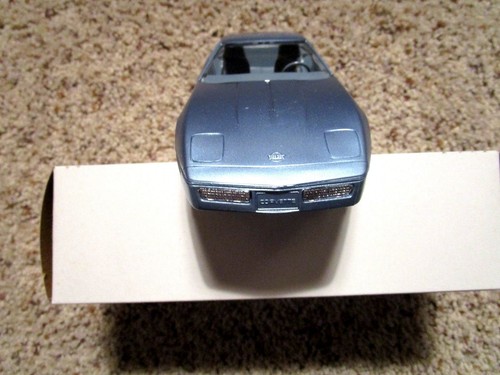 Corvette C4 Coupè 1985 Azzurro GM Promo Originale di Fabbrica 1:25th Nuovo con scatola - Foto 3 di 5