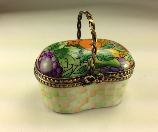 SUPERB EXCLUSIVE CHAMART LIMOGES FRANCE PICNIC BASKET WITH FRUIT