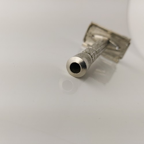 Vintage Bulgarian Double Edge Safety Razor Twist to Open Butterfly Razor #5581 - Bild 10 von 13