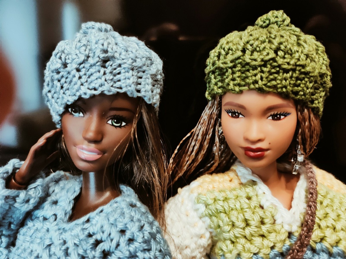 Cappello per Barbie realizzato a mano all'uncinetto con pregiato