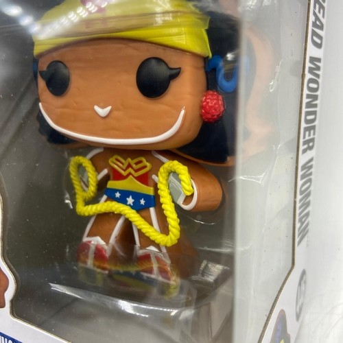 Funko Pop! Heroes: DC Holiday - Gingerbread Wonder Woman 446 - Picture 6 of 10