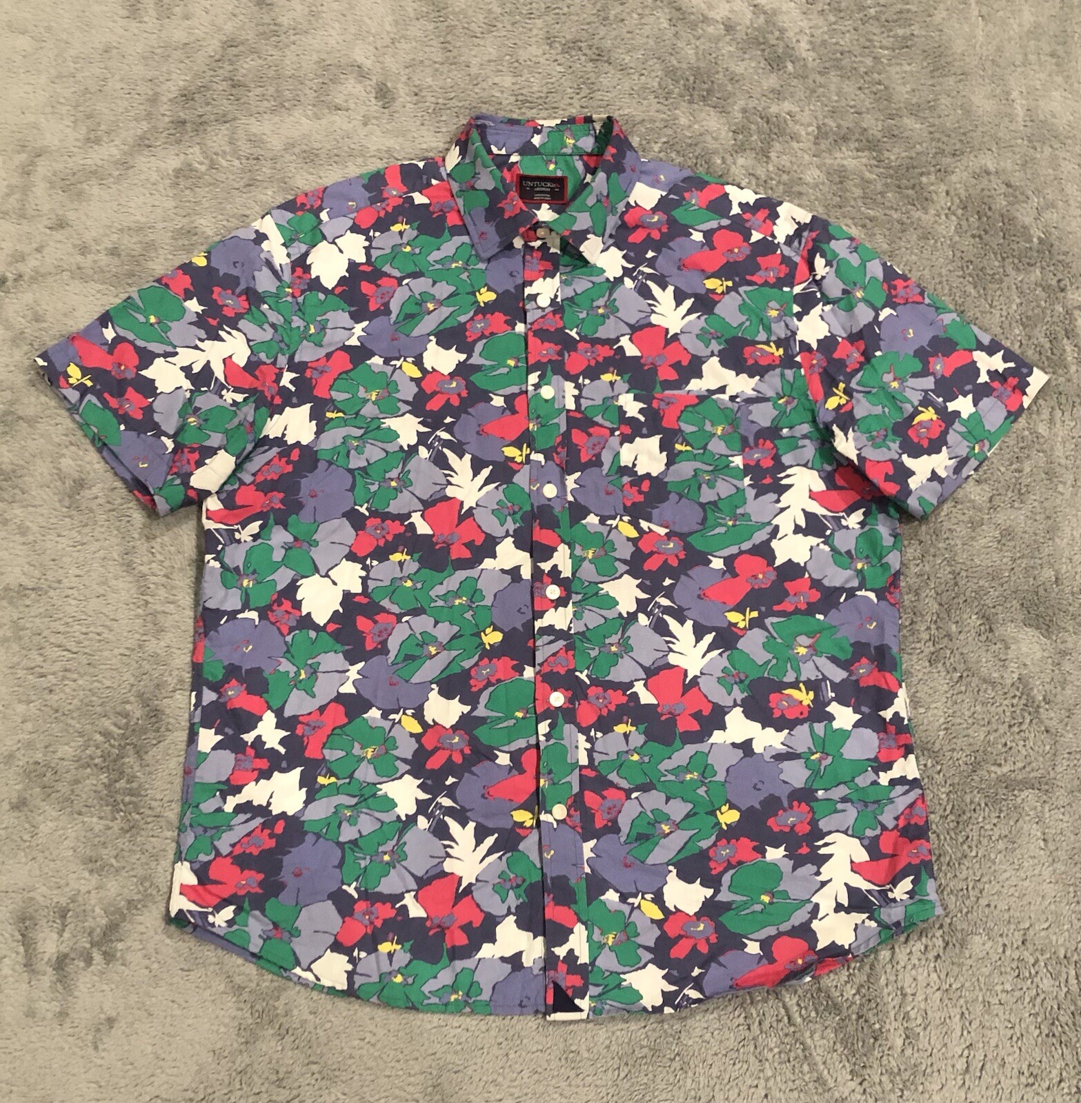 UNTUCKit Shirt Men’s Medium Relaxed Button Up Hawaiian Floral Short Sleeve