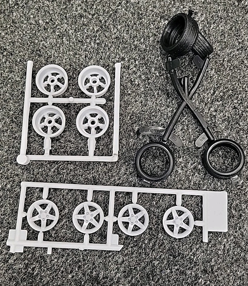 Ford F-150 SVT Lightning 1/25 Scale Model Truck with Custom Wheels and Tires-image