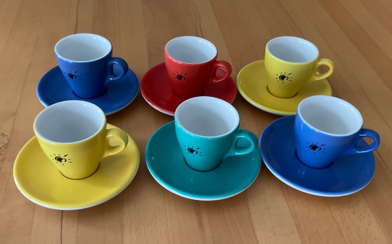 Esspressotassen mit Untertassen Set 6 Stück, 2xblau, 2xgelb, 1xgrün, 1xrot