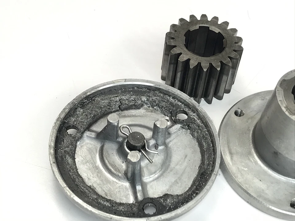 75 Honda TL125 Trails TL 125 OEM Motor Filtro de aceite Rotor Tapa Manivela Engranaje Foto 2 de 3