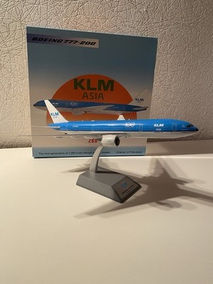 KLM Asia Boeing 777-200ER inflight200 1:200
