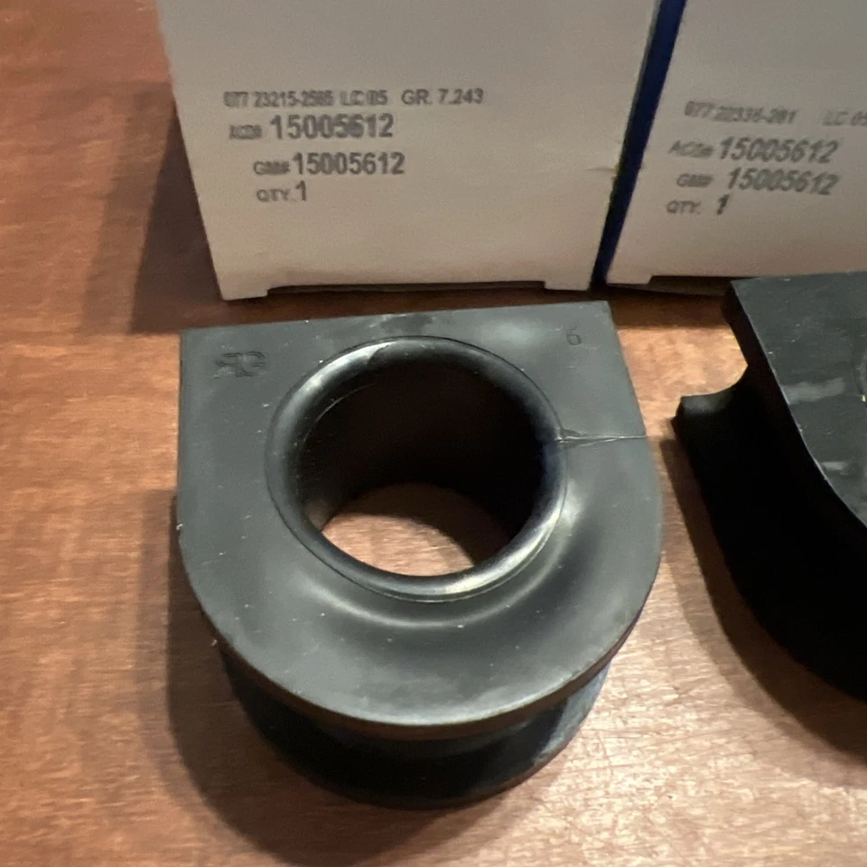 Paquete de 2 bujes estabilizadores delanteros GM 15005612 barra estabilizadora antivuelco Foto 2 de 3