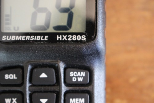 Standard Horizon HX280S ricetrasmettitore portatile radio sommergibile con base di ricarica - Foto 4 di 9