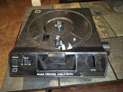 VTG Kodak Carousel 4400 Slide Projector w/ Remote, Tested EUC No Tray Clean!!