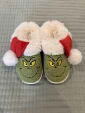 American Eagle Women  s Grinch Scuff Slippers Size 8