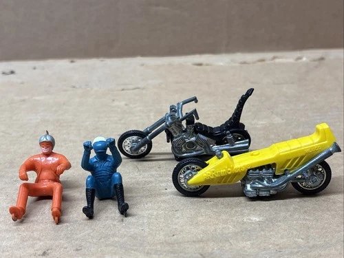2 1971 Vintage Mattel Hot Wheels Rrrumblers Motorcycle & riders