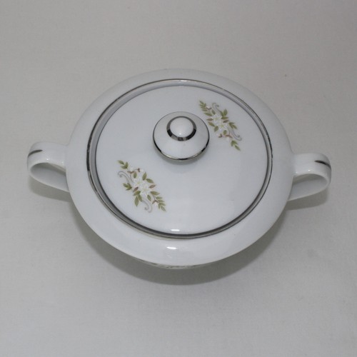 International Silver Co Springtime 3\26 Sugar Bowl with Lid Two Handles - Picture 5 of 20