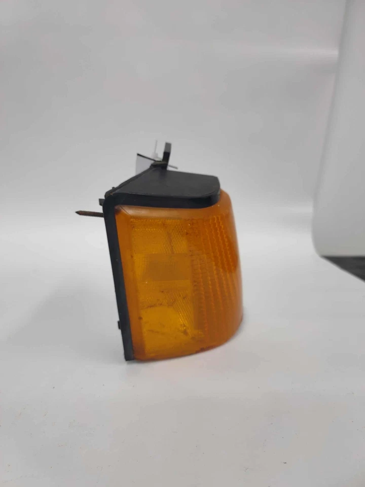 Lámpara de estacionamiento derecha Ford Escort 1985-90 señal de giro (montada en el extremo del guardabarros) Foto 2 de 4