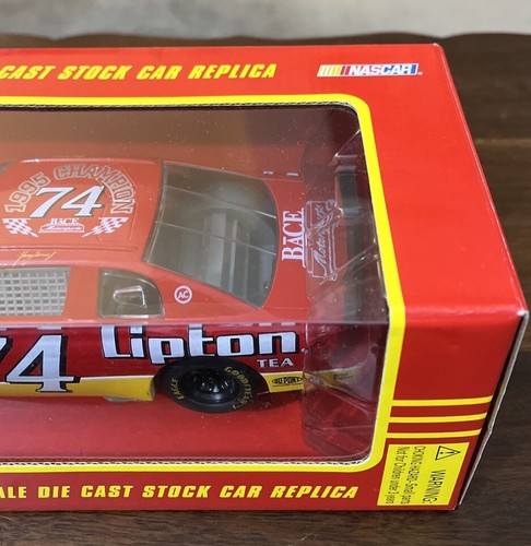 Johnny Benson #74 1995 Champion LiptonTea Chevy Monte Carlo NASCAR 1/24 Replica - Picture 3 of 7