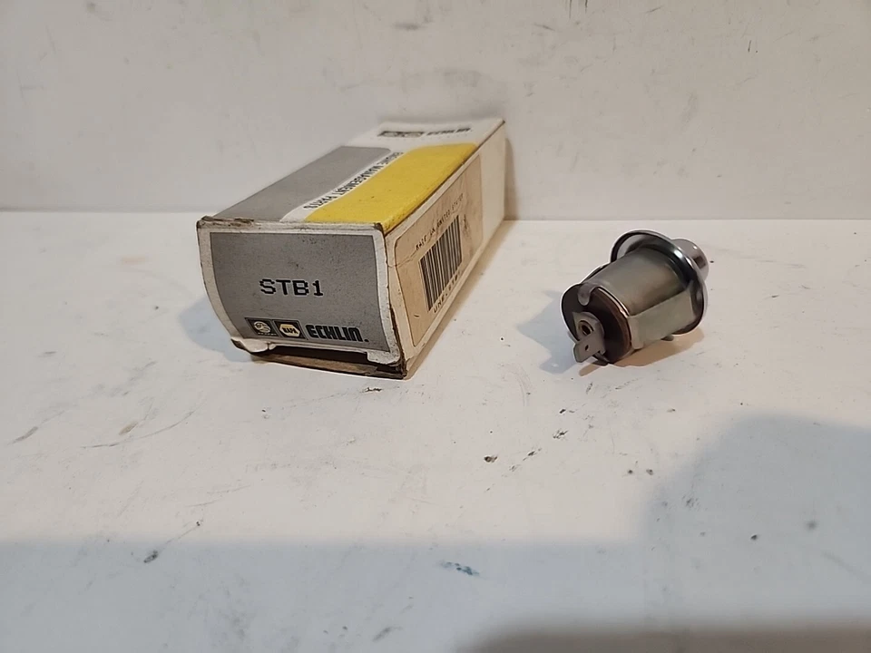 NAPA Echlin Push Button Switch STB1 - Image 2 of 2